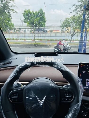 Xe điện VinFast VF 6 Plus 2026 Đen Nội Thất Nâu