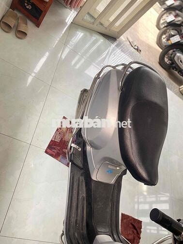 Piaggio Vespa 2011 Bạc