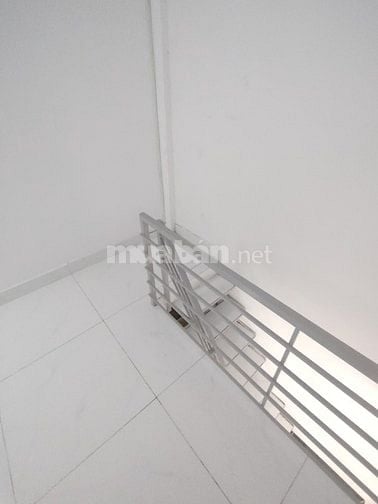 Nhà cần bán gấp.............. 