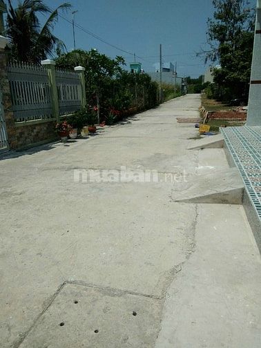 Bán nhà Long Hậu dtsd 140m, xây làm 2 căn, cạnh SG Village, T&T