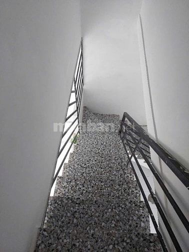 Bán nhà Long Hậu dtsd 140m, xây làm 2 căn, cạnh SG Village, T&T
