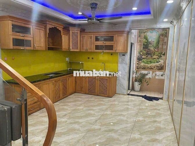 nhà đẹp khu nhà lầu huỳnh thị hai 4pn 3 máy lạnh ô tô vào nhà 