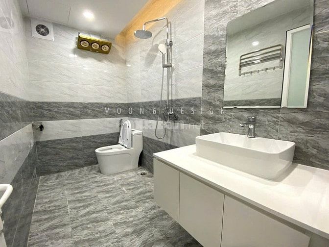 Bán chung cư Housingco Lương Thế Vinh 98m2 Giao Nhà Ngay