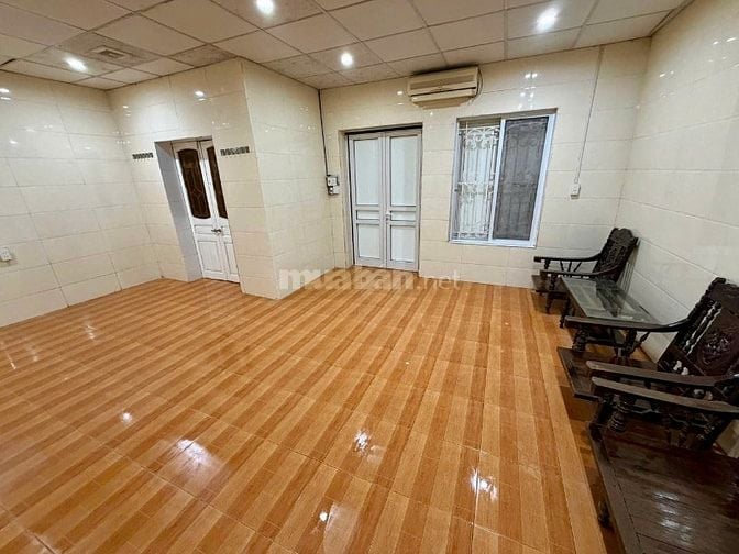 Chính chủ cho thuê nhà riêng Lê Duẩn 80m², 2PN, có sân vườn, 6.5tr/thg