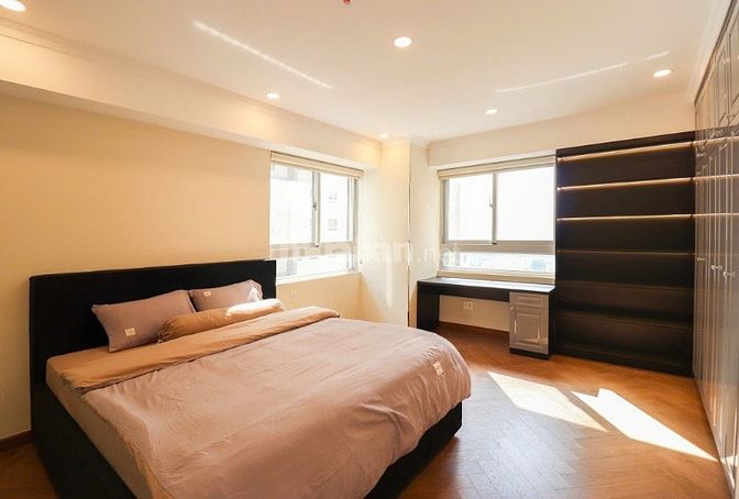 Cần bán căn hộ chung cư Cosmo, 3PN, nội thất cao cấp, sang tên ngay