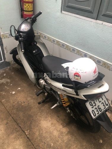 Yamaha thể thao trắng đen 2012