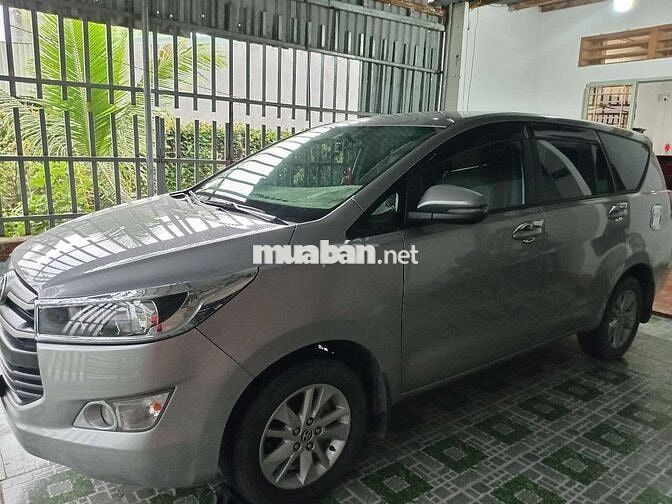 Toyota Innova 2019 Bạc 7 chỗ
