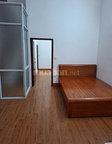 Cho hộ gia đình thuê ở và làm VP nhà trong ngõ phố Hoàng Văn Thái,