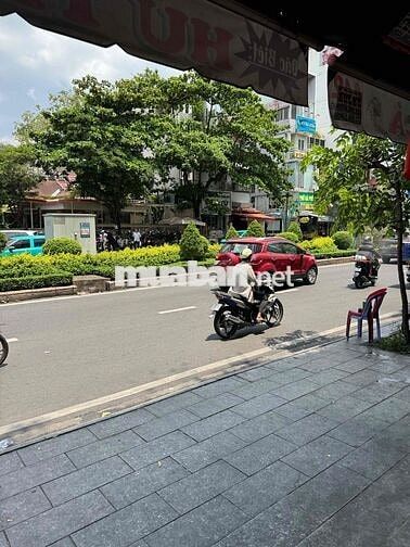 Mặt bằng kinh doanh đắc địa đối diện BV Hoàn Mỹ