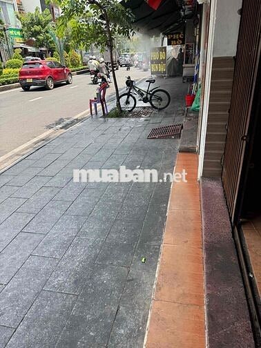 Mặt bằng kinh doanh đắc địa đối diện BV Hoàn Mỹ