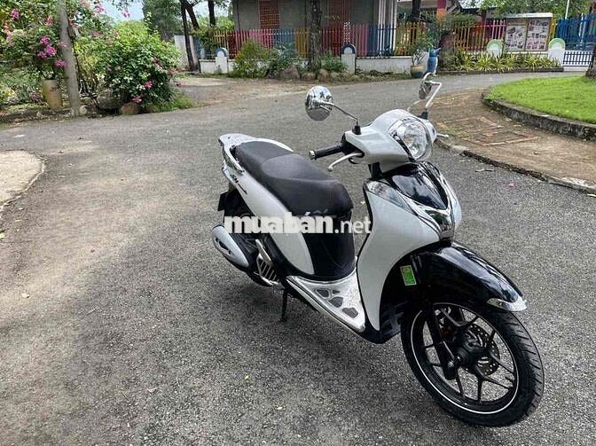 Honda SH Mode 2018 Trắng đen