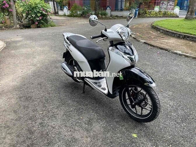 Honda SH Mode 2018 Trắng đen