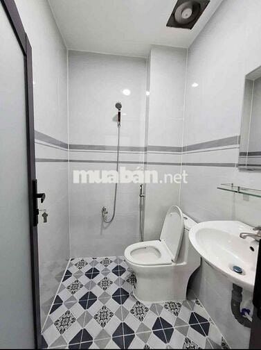 Nhà mặt tiền kinh doanh giá 900tr , hiện đang cho thuê 12tr/ tháng .