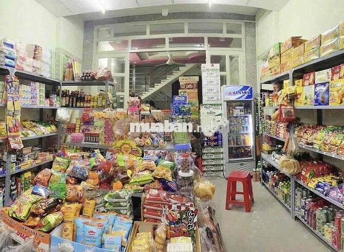 Nhà mặt tiền kinh doanh giá 900tr , hiện đang cho thuê 12tr/ tháng .