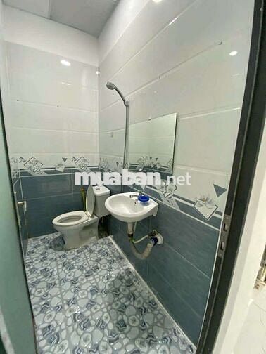 phòng mới siêu rộng 18m2 thoáng mát ngay trung tâm