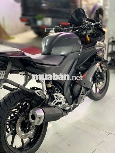 Yamaha R15 2019 màu Đen