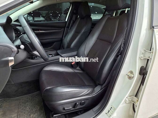 Mazda 3  Luxury 2023 Trắng 24.000 km