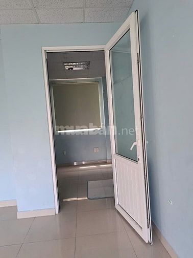 Cho thuê văn phòng đường Lê Thị Riêng, Phường Bến Thành, 40m2 giá 18tr