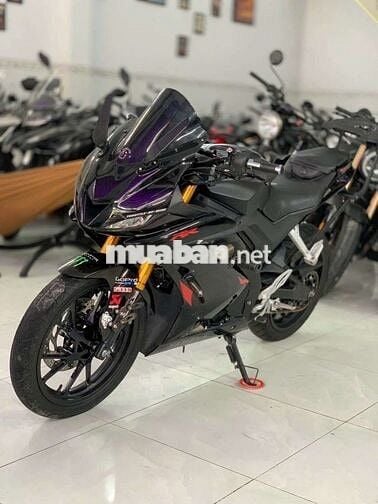 Yamaha R15 2019 màu Đen