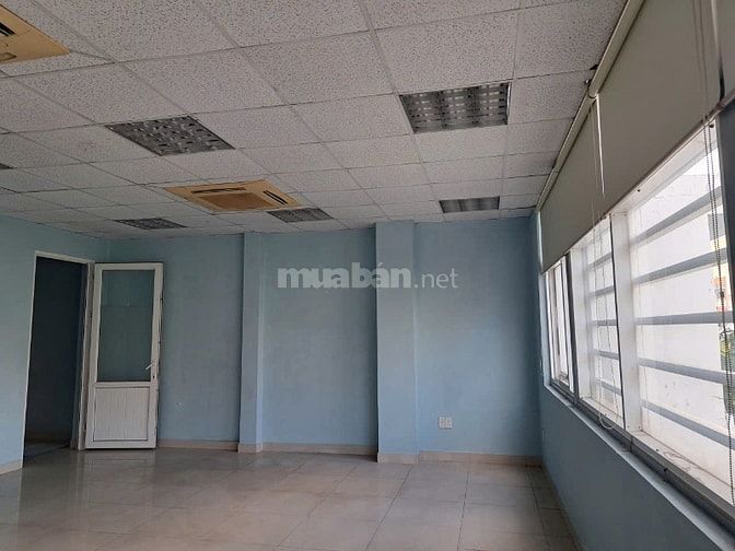 Cho thuê văn phòng đường Lê Thị Riêng, Phường Bến Thành, 40m2 giá 18tr