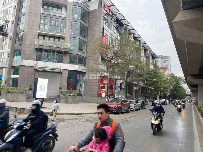 Toà 6T + 1 hầm thang máy vị trí đắc địa Mp Hào Nam vỉa hè rộng kd tốt