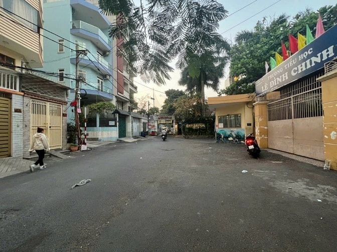Bán gấp nhà đường nhựa rộng 12m, 193/ Điện Biên Phủ, P15, Q.Bình T