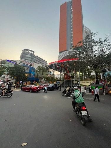 Bán gấp nhà đường nhựa rộng 12m, 193/ Điện Biên Phủ, P15, Q.Bình T