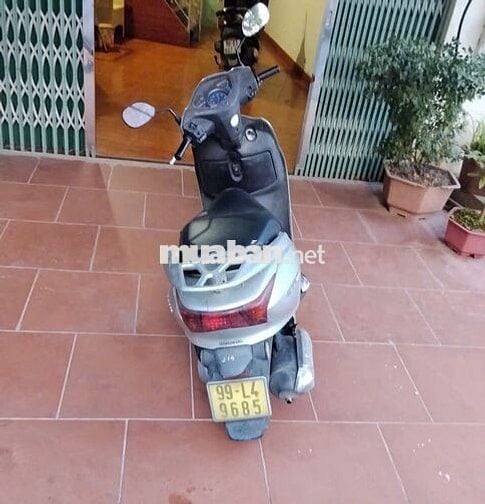 Honda SCR 110 màu Bạc