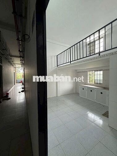 Cho thuê lâu dài khu dân cư Việt Sing. Lầu 2 có máy lạnh 2,6 triệu/ th