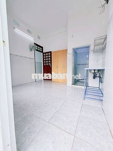 Chính chủ cho thuê phòng mới bancol TTN07 Q12 - Gía 2tr9