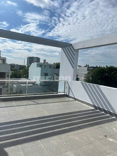 Cho thuê nhà 3 tầng , đường 16m . H- Đông Nam 