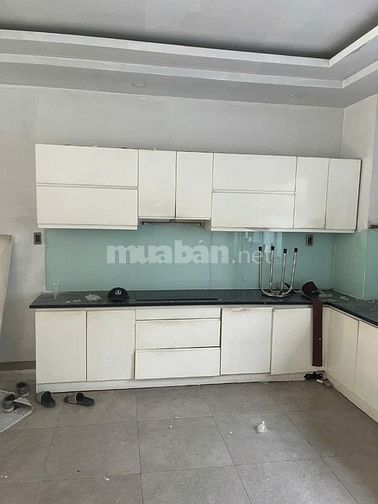 Cho thuê nhà 3 tầng , đường 16m . H- Đông Nam 