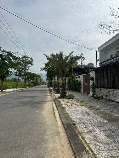 Bán đất BT Trần Sâm, 180m2 gần biển và KS Golden Bay, Sơn Trà 15 tỷ