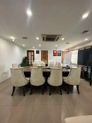 Sốc CG Nguyễn Văn Huyên 50m2, thang máy, ngõ ô tô, giá nhỉnh 15 tỷ