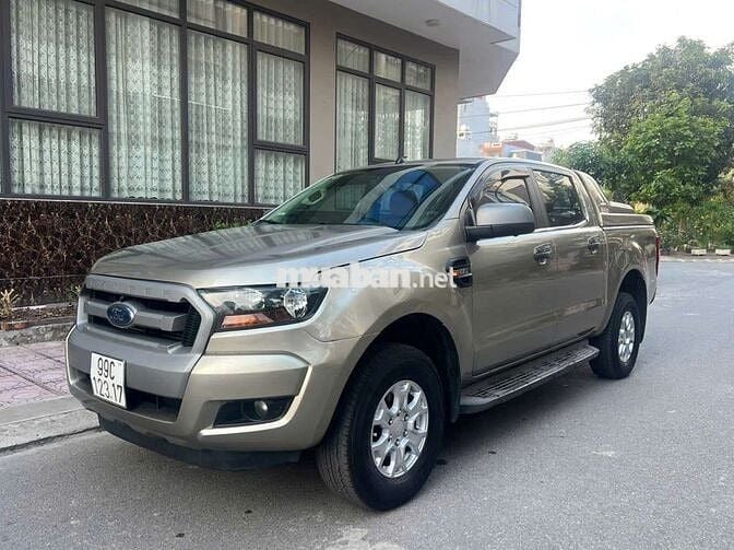Ford Ranger XLS 2017 Vàng cát
