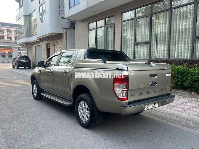Ford Ranger XLS 2017 Vàng cát