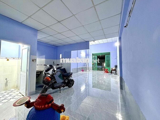 cho thuê nhà nguyên căn 80m2 hẻm oto cách chợ 100m - nhà nở hậu