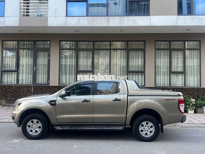 Ford Ranger XLS 2017 Vàng cát