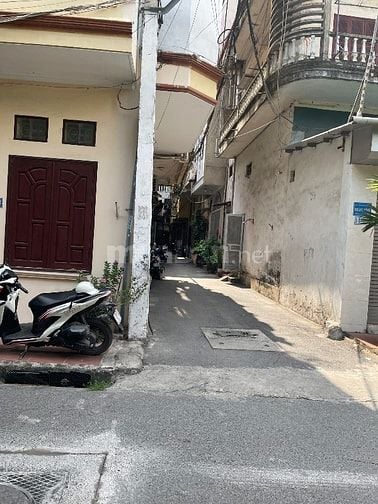 Cần bán nhà ngõ cù chính lan di