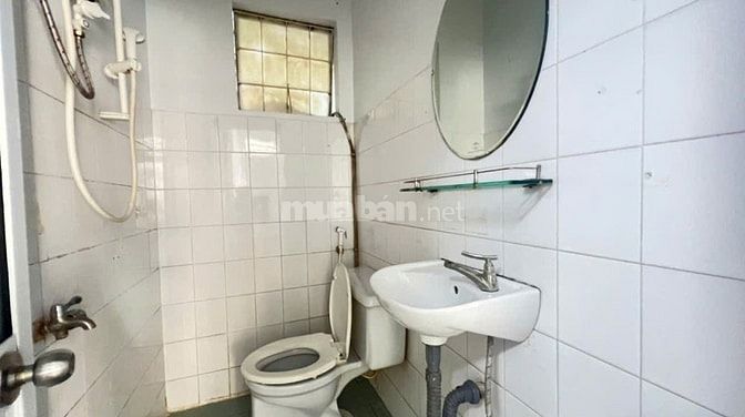 Cho thuê căn 68m2 có 2p ngủ, NTCB ở C/c Phan Xích Long giá 8tr5