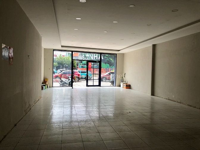 CHO THUÊ NHÀ MẶT TIỀN 6.3x15m (94.5m2) GÓC NGÃ TƯ