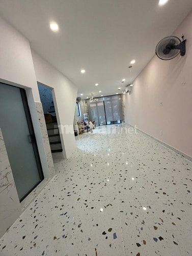 Bán nhà MT Lê Hồng Phong Q.5 - 48m2 - 2 tầng chỉ 8 tỷ