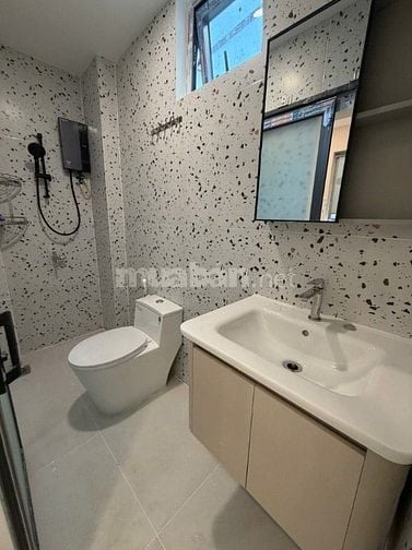 Bán nhà MT Lê Hồng Phong Q.5 - 48m2 - 2 tầng chỉ 8 tỷ