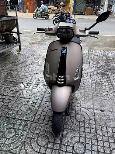 Cần bán xe máy vespa sprint 2023