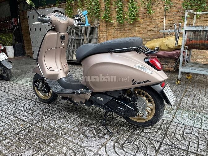 Cần bán xe máy vespa sprint 2023