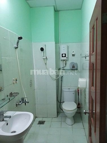 Định cư nước ngoài, Bán gấp Giá rẻ nhà MT hẻm xe hơi P.11, Quận 8