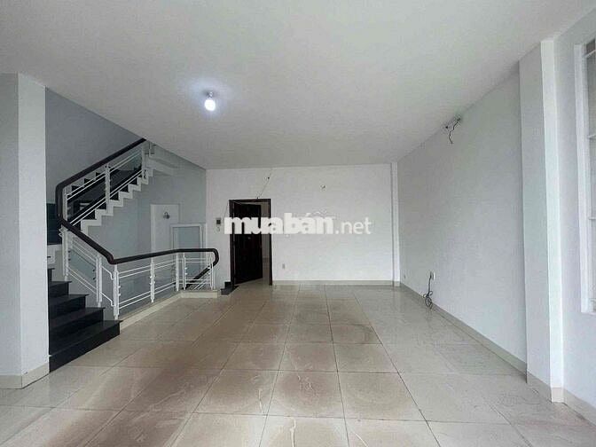 MBKD ĐẠI LỘ BÌNH DƯƠNG NGAY NGÃ TƯ CHỢ ĐÌNH