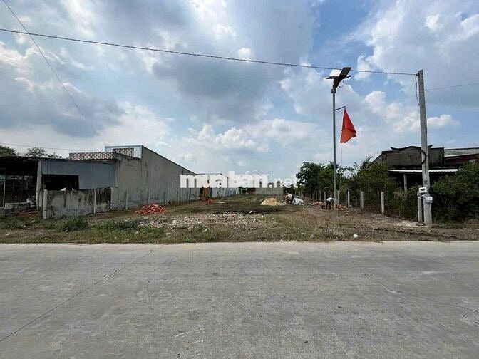 Đất 20 x 60m đường xe tải thông. Gần UBND xã Đức Hòa Thượng