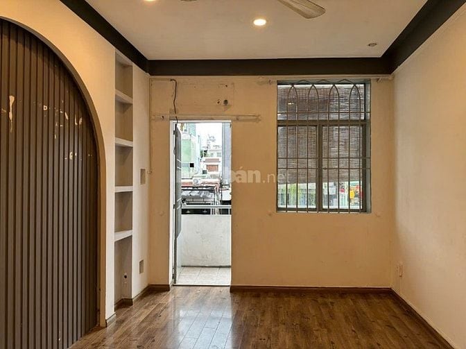 Cho thuê căn hộ 2 phòng ngủ chung cư 207 Bùi Viện, P.Bến Thành, Quận 1