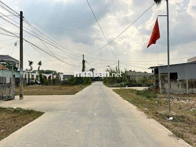 Đất 20 x 60m đường xe tải thông. Gần UBND xã Đức Hòa Thượng